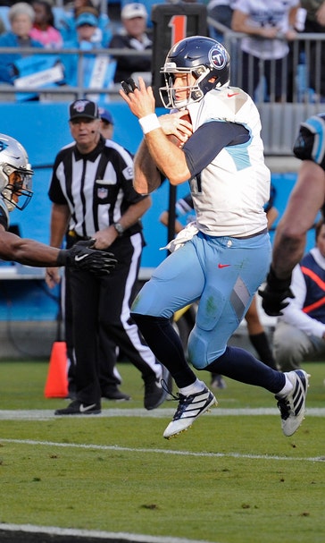 Titans struggled to get Henry involved early, fall to 4-5